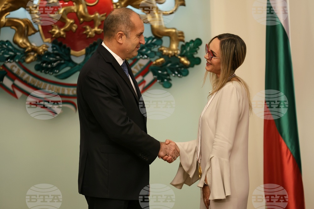 Румен Радев - Доника Ходжа - награждаване