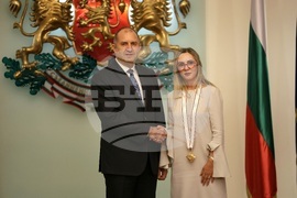 Румен Радев - Доника Ходжа - награждаване