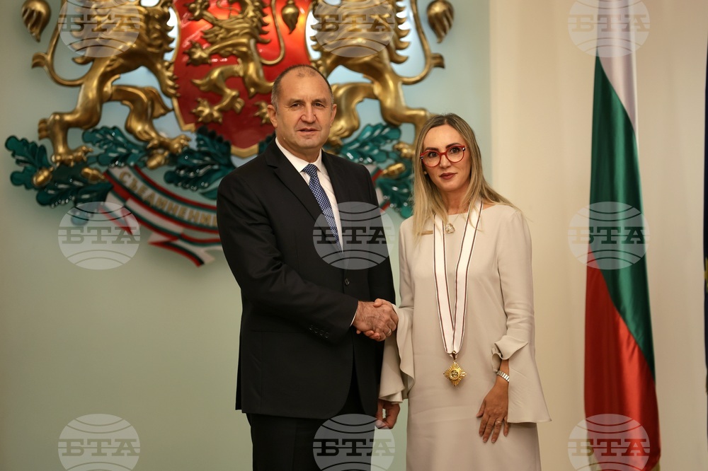 Румен Радев - Доника Ходжа - награждаване