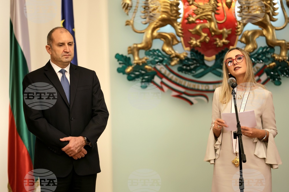 Румен Радев - Доника Ходжа - награждаване