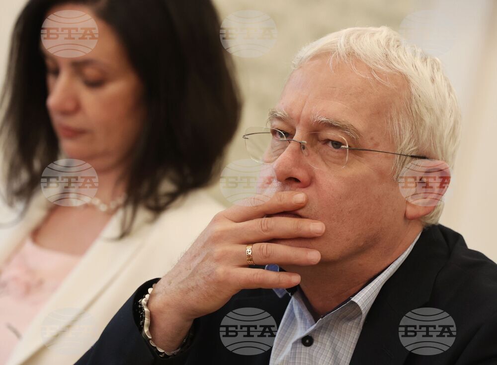 Парламент - Комисия по електронно управление и информационни технологии