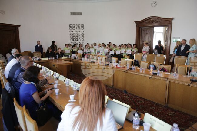 Парламент - Комисия по образованието и науката