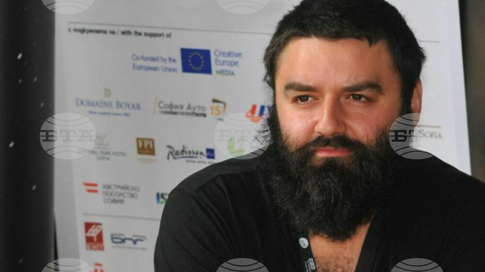 Режисьорът Петър Вълчанов води беседа с филмови почитатели