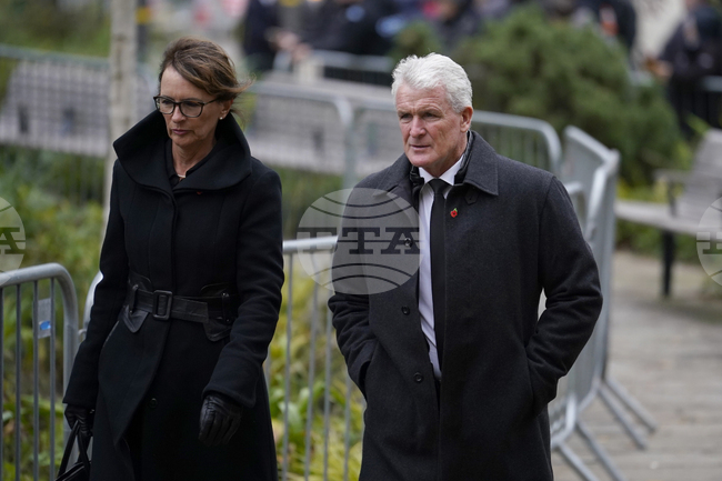 Легендата на Манчестър Юнайтед Марк Хюз пое тим от Лига 2