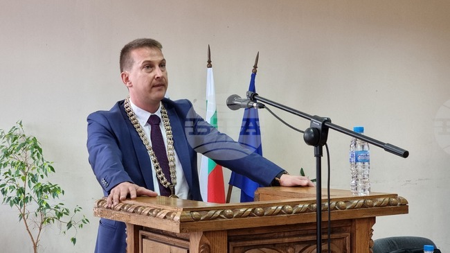 Пострадалите при инцидента с дерайлиралия влак са с леки наранявания, написа кметът на Трявна 