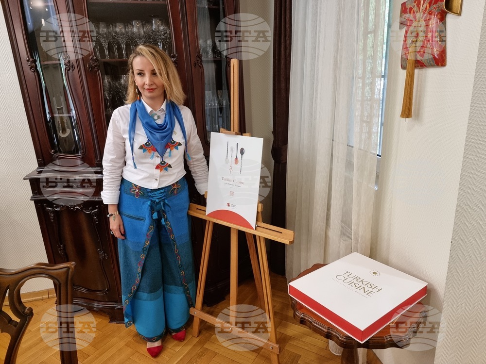 Генералният консул на Турция в Пловдив и съпругата му отбелязаха Седмицата на турската кухня с местни журналисти