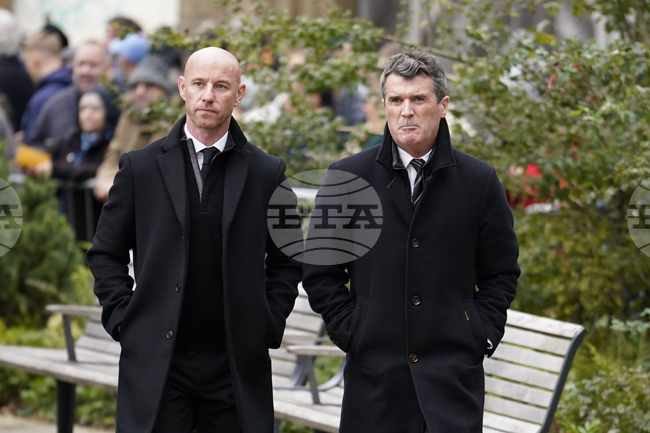 Тримата съсобственици на Манчестър Юнайтед се събраха на среща за бъдещето, Рой Кийн разкритикува щаба на временния треньор Майкъл Карик