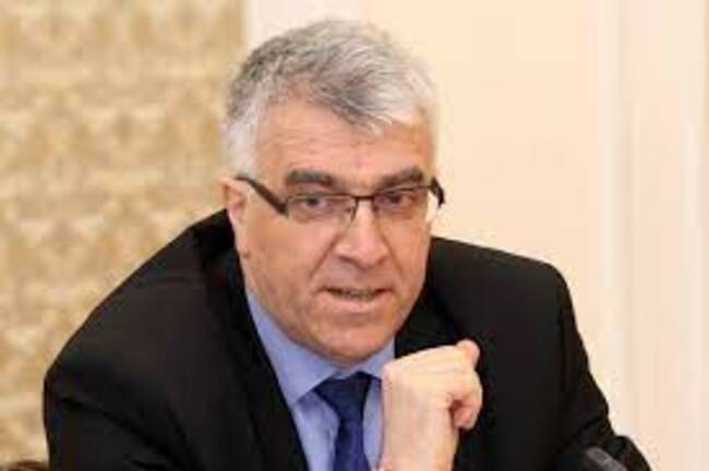 Проф. Румен Гечев: Бюджетът на „сглобката” стоварва данъчната тежест върху бедните