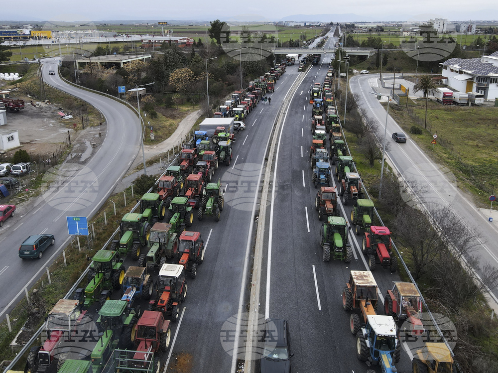 Протестиращите гръцки фермери пак затвориха магистралата Атина-Солун и граничен пункт със Северна Македония