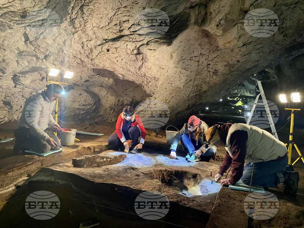 Подновиха археологическите проучвания в пещера „Магурата“