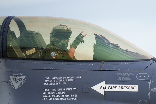 Още 6 изтребителя F-16 ще пристигнат в Европейския център за подготовка в Румъния през следващите месеци