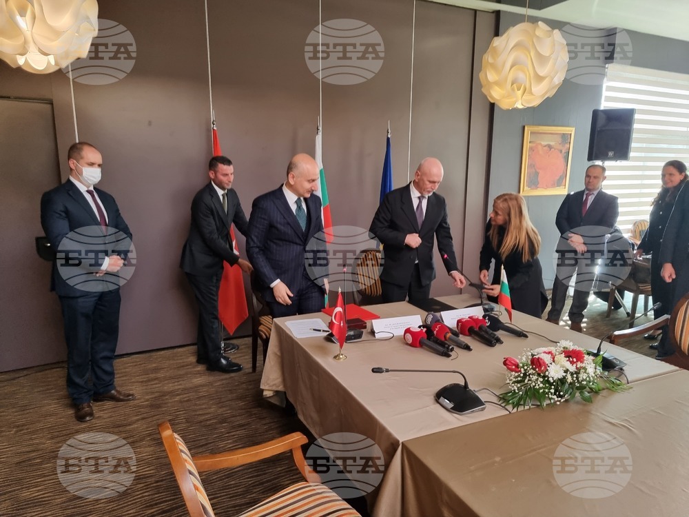 Ускоряване на преминаването между България и Турция договориха министрите на транспорта на двете страни