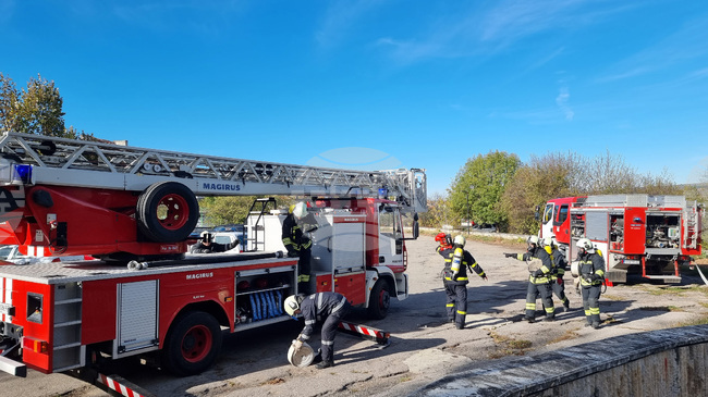 Трима души са пострадали при пожари през последното денонощие, съобщиха от пожарната 