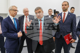 УНСС - реновирана библиотека