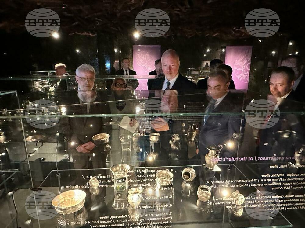 Parliament Chairs of Bulgaria, North Macedonia Open "Silver Thrace" Exhibition in Skopje