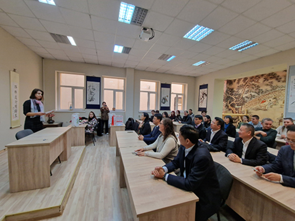 Открита бе реновираната зала "Китаистика" в Центъра по източни езици и култури на Софийския университет