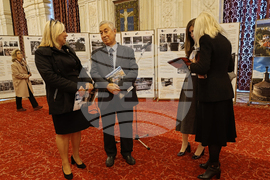 Румъния - парламент - изложба