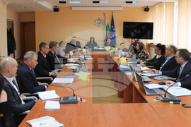 Корнелия Нинова - язовири - среща