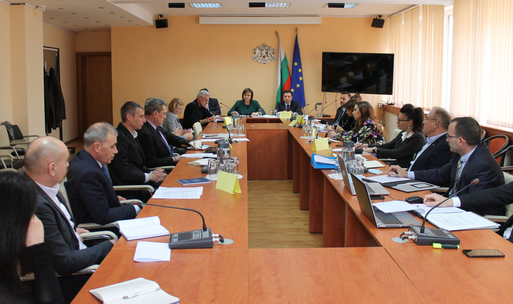 Корнелия Нинова - язовири - среща