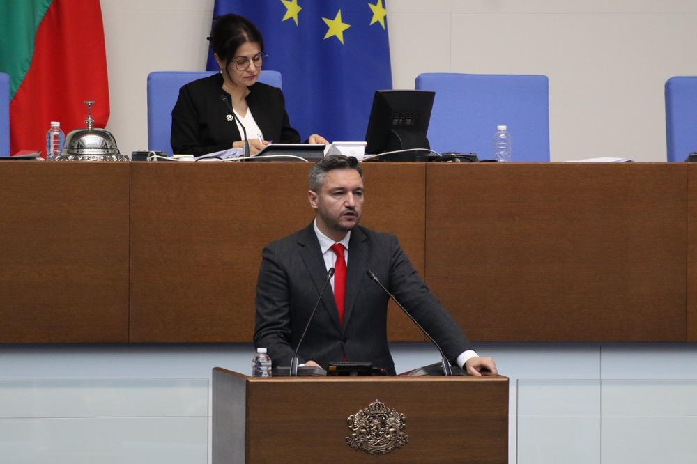 Кристиан Вигенин: Решенията на правителството са мотивирани от ангажименти пред чужди държави, а не от гарантиране на българската сигурност и отбрана