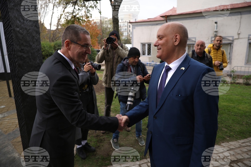 Паметник на юристите - откриване