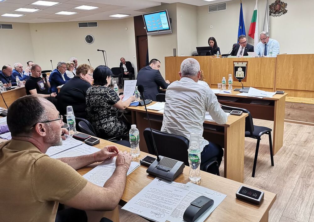 Общински съвет - Плевен прегласува седем свои решения, върнати от областния управител