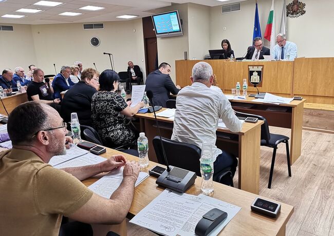 Общински съвет - Плевен прегласува седем свои решения, върнати от областния управител