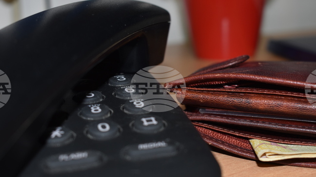 Възрастна жена от Хисаря даде 18 000 лева на телефонен измамник, мъжът е арестуван