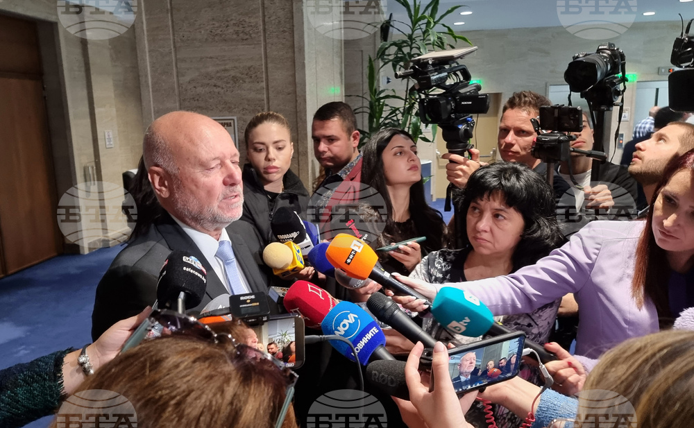 Министър Тагарев очаква вотът на недоверие да не бъде подкрепен, определи го като "едно излишно упражнение"