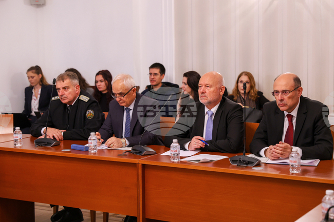 Парламент - Комисията по отбрана