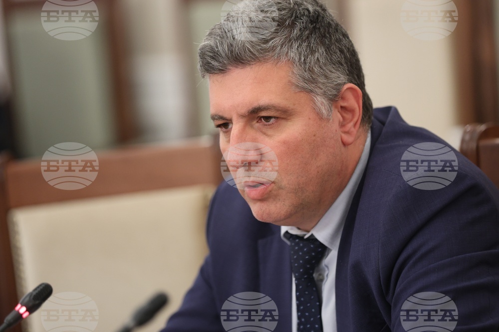 Всеки конкретен сигнал за манипулирани данни в документите на сградите за саниране ще бъде изпратен на Европейската прокуратура, заяви регионалният министър Андрей Цеков