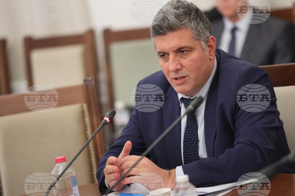 Фондът за инфраструктурно подпомагане на общините ще разполага с бюджет от един милиард лева за 2024 г. и 2025 г., каза Андрей Цеков