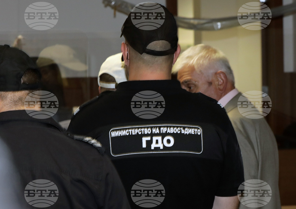Георги Енев, обвинен за измама с фиктивна кремация, остава в ареста