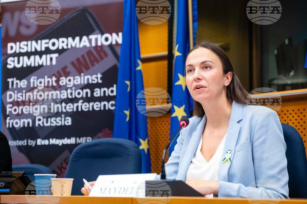 Public Discussion to Look at Social Media's Impact on Democracy