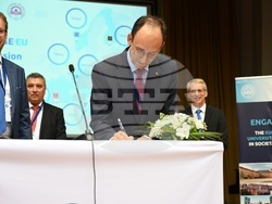 УНСС - подписване на договор за разширяване на ENGAGE.EU