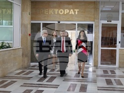 УНСС - подписване на договор за разширяване на ENGAGE.EU