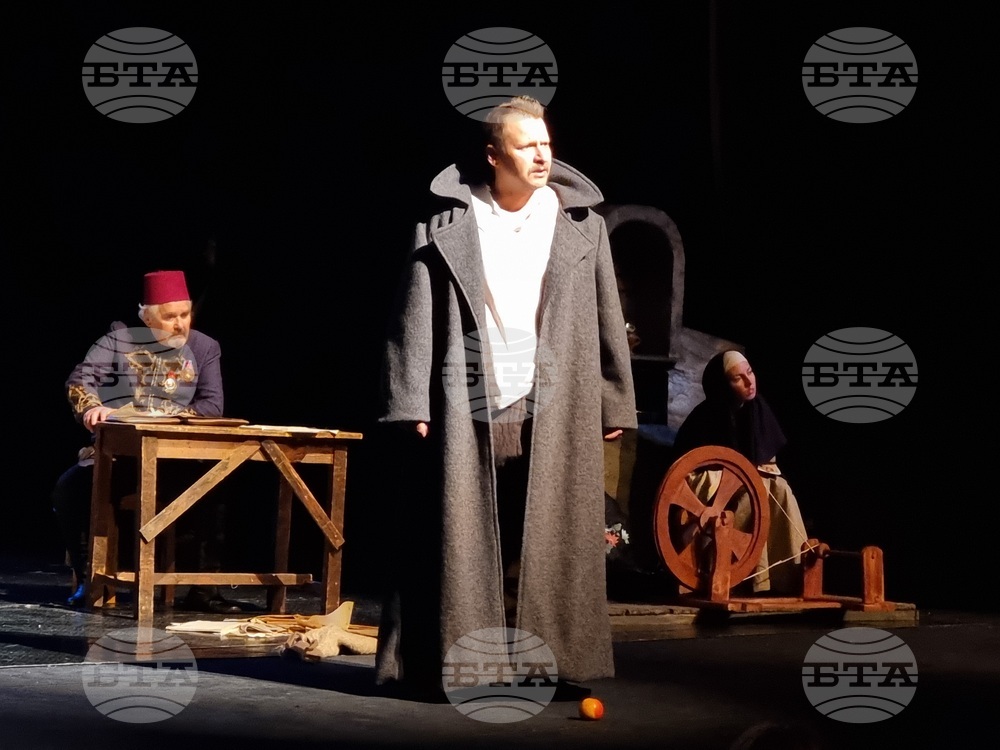 Театърът в Кърджали представя премиерно „Тайната вечеря на Дякона Левски“