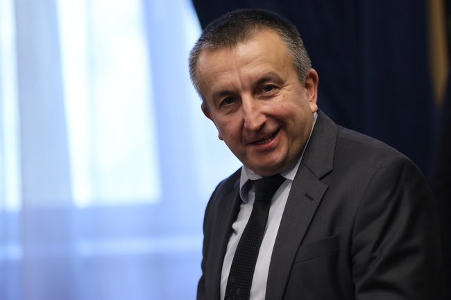 Експерименталната дейност по програма "Сигурност и отбрана" зависи от успеха на обществените поръчки, каза за БТА полк. Борислав Генов