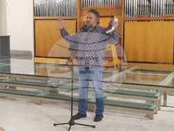 Ямбол - Калин Терзийски - представяне романа му "Слава", снимка: Мира Безус