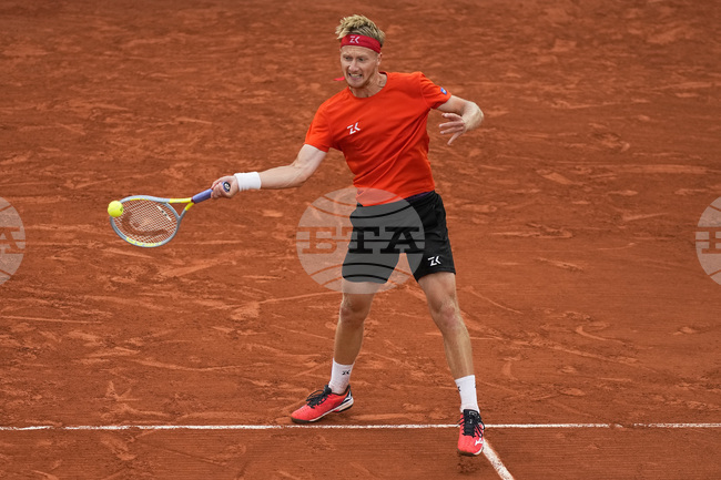 Муркел Делиен и Зденек Коларж ще играят за титлата на турнира по тенис от сериите "Чалънджър" в София