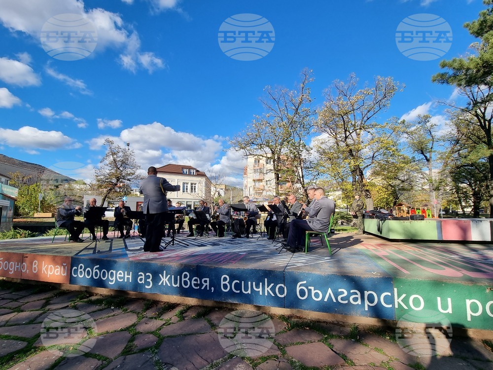 Сливен - концерт - Военен духов оркестър - Празник на сухопътните войски