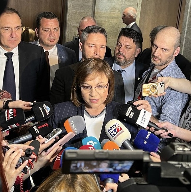 Нинова: ГЕРБ и ДПС спасиха кабинета и извиха ръцете на ПП и ДБ за „Лукойл“