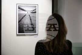 Бургас - „Пътувания във времето" - изложба