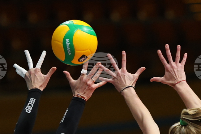Bulgaria's Women Defeat World Champions Serbia in Five-Set Match in Ottawa
