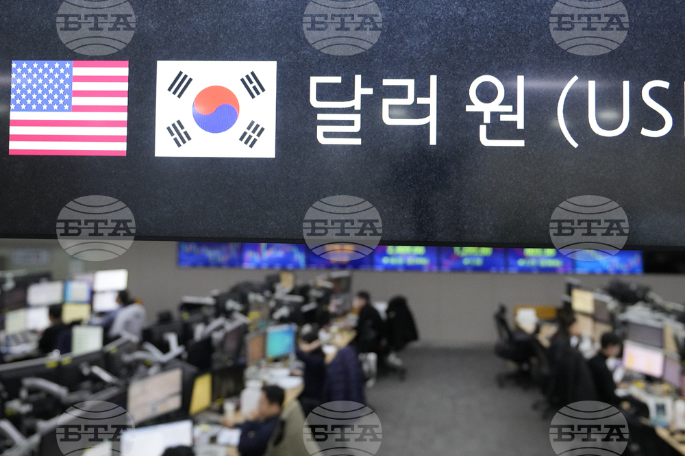 Правителството на Южна Корея и управляващата партия планират да намалят данък дивидент