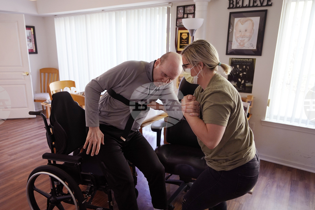 Алтруизмът забавя стареенето на мозъка с 20%, сочи ново проучване