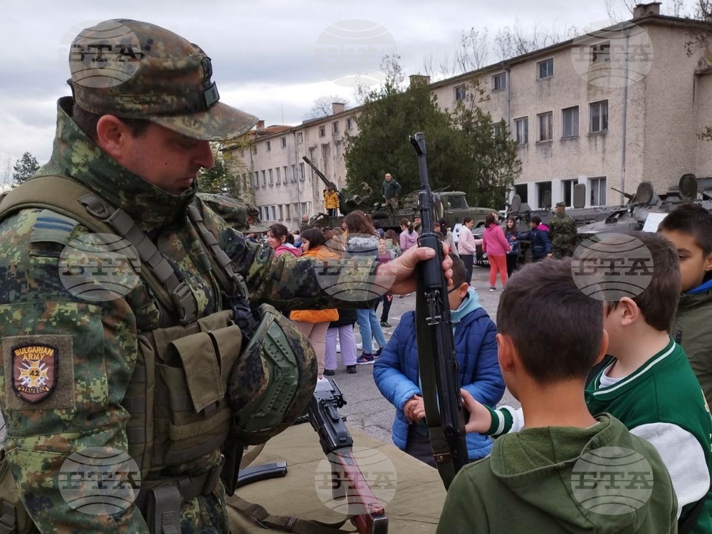 Ямболските военни формирования отвориха вратите си по повод предстоящия празник на българските Сухопътни войски