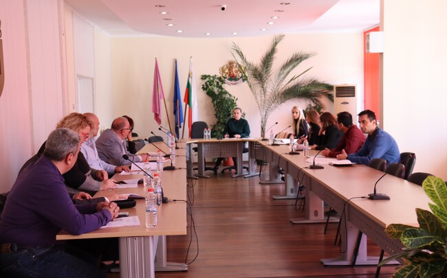 Община Попово: Учебните заведения на територията на община Попово ще кандидатстват за модернизиране на спортната си база