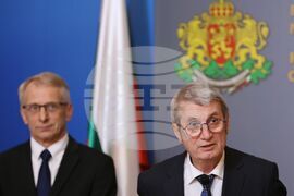 Министерски съвет - брифинг - Христо Хинков