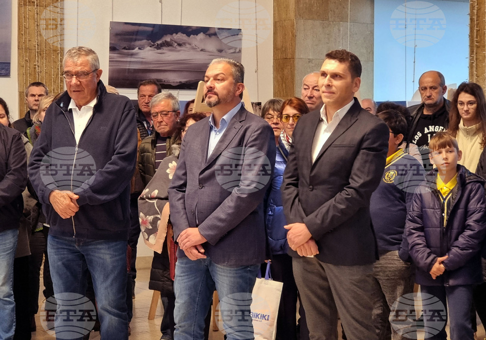 Севлиево - „Поглед от другата страна на света“ - изложба - „Антарктическият стопаджия“ - книга - представяне